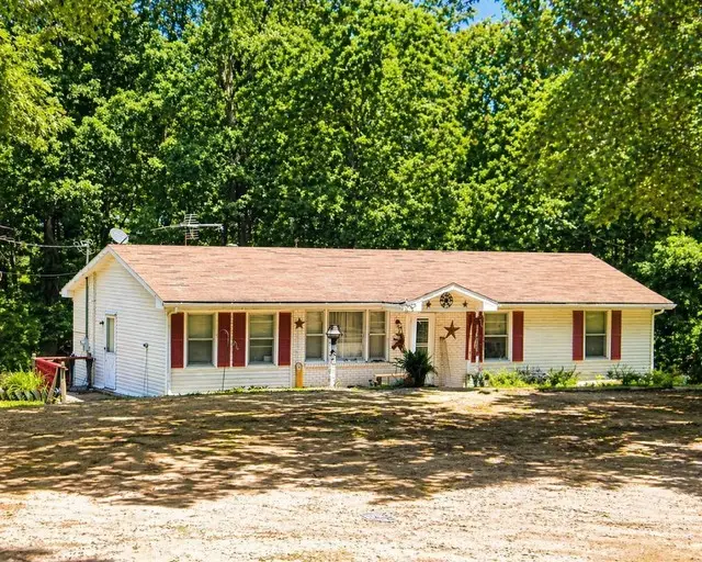 6415 Highway 230, Lyles, TN 37098 - #1