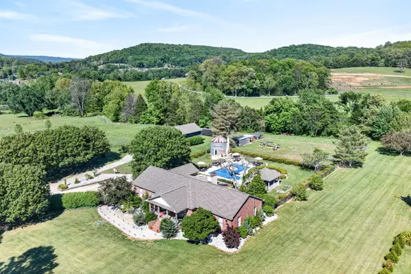 2235 Hidden Cove Rd, Cookeville, TN 38506