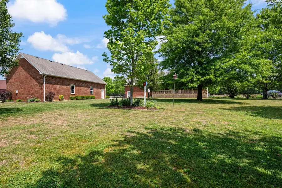 637 Coopertown Rd, Unionville, TN 37180 - #2