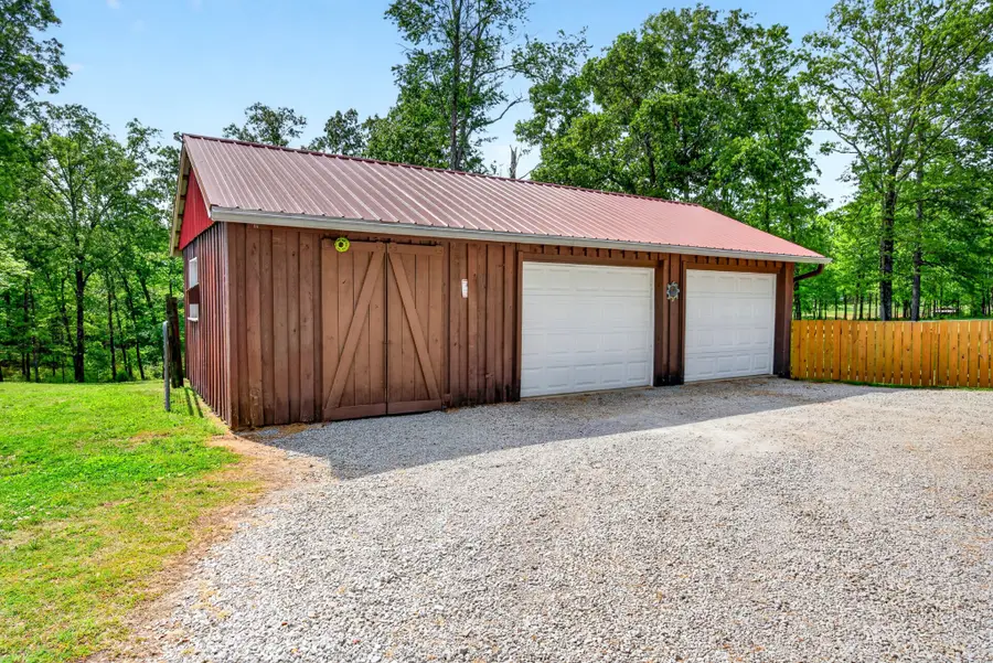 147 Napier Rd, Hohenwald, TN 38462 - #3
