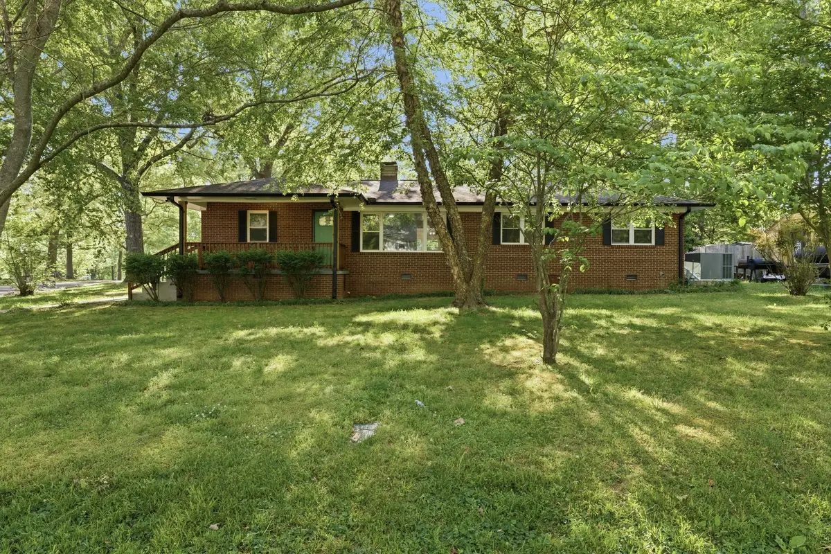 201 Fleming St, Tullahoma, TN 37388 - #1