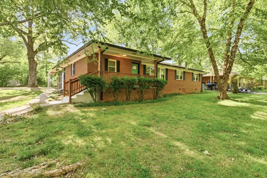 201 Fleming St, Tullahoma, TN 37388 - #2