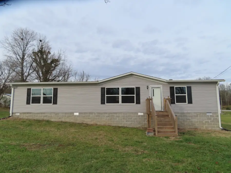 355 7th St, Tracy City, TN 37387 - #2