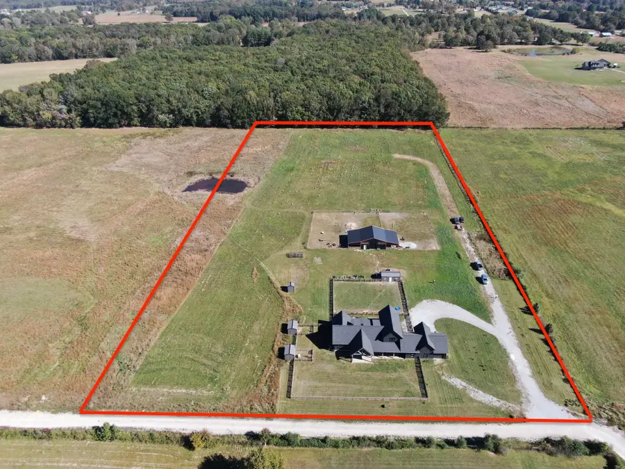 128 Emma Ln, Hohenwald, TN 38462 - #2