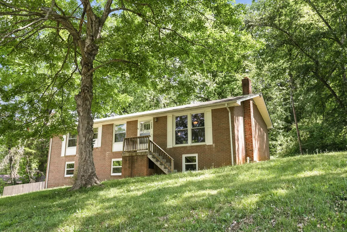 1709 W Elmwood Rd, Clarksville, TN 37040 - #1