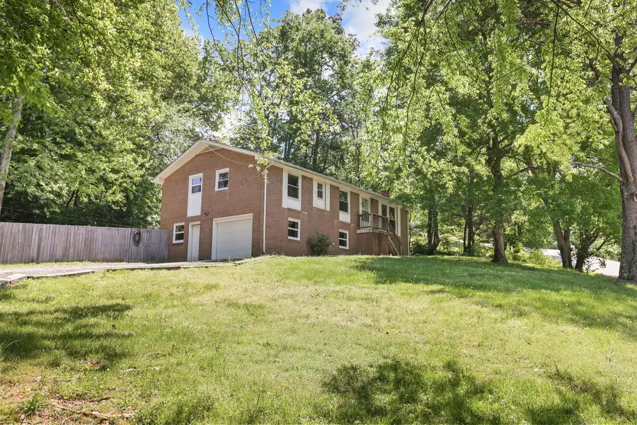 1709 W Elmwood Rd, Clarksville, TN 37040 - #2