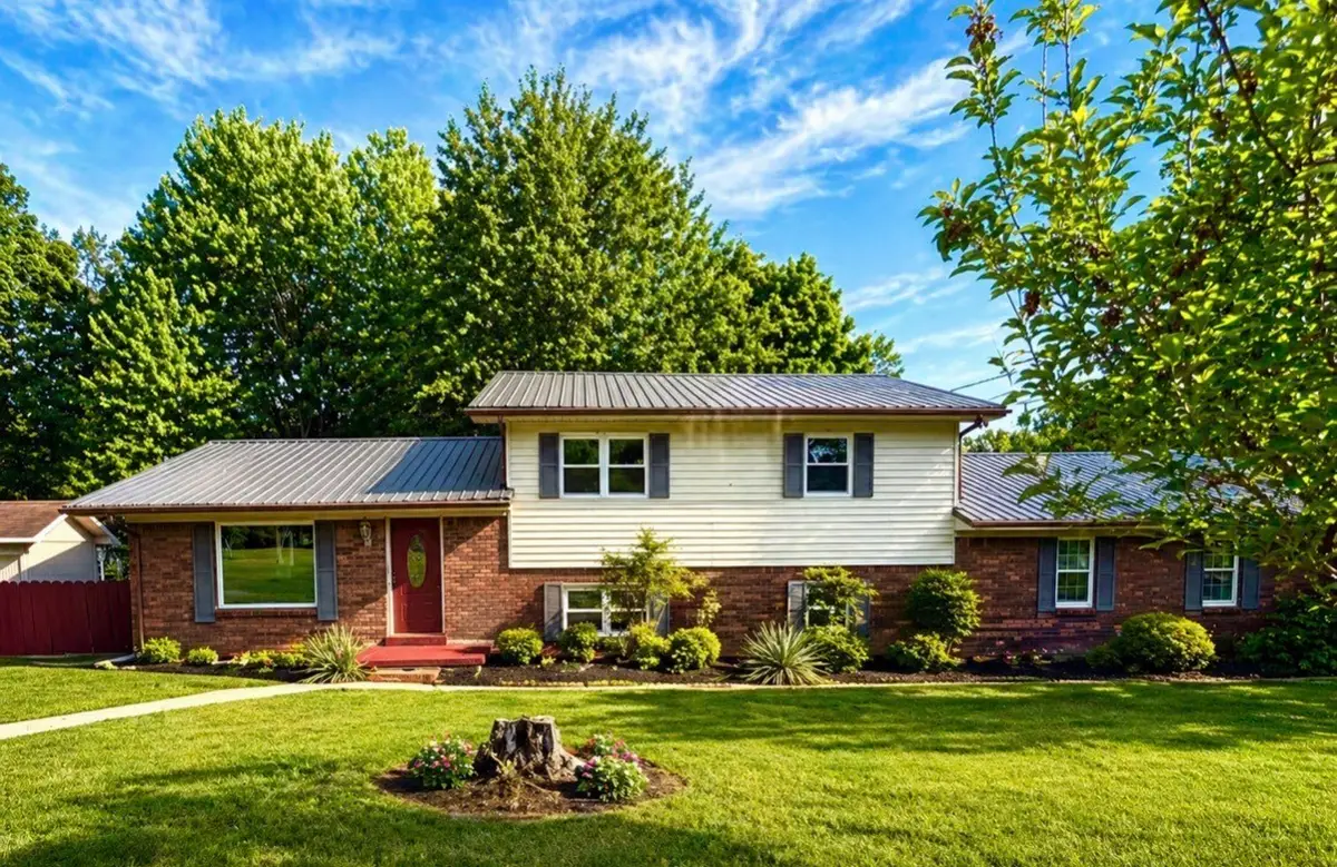 2793 Old Blacktop Rd, Mc Ewen, TN 37101 - #1
