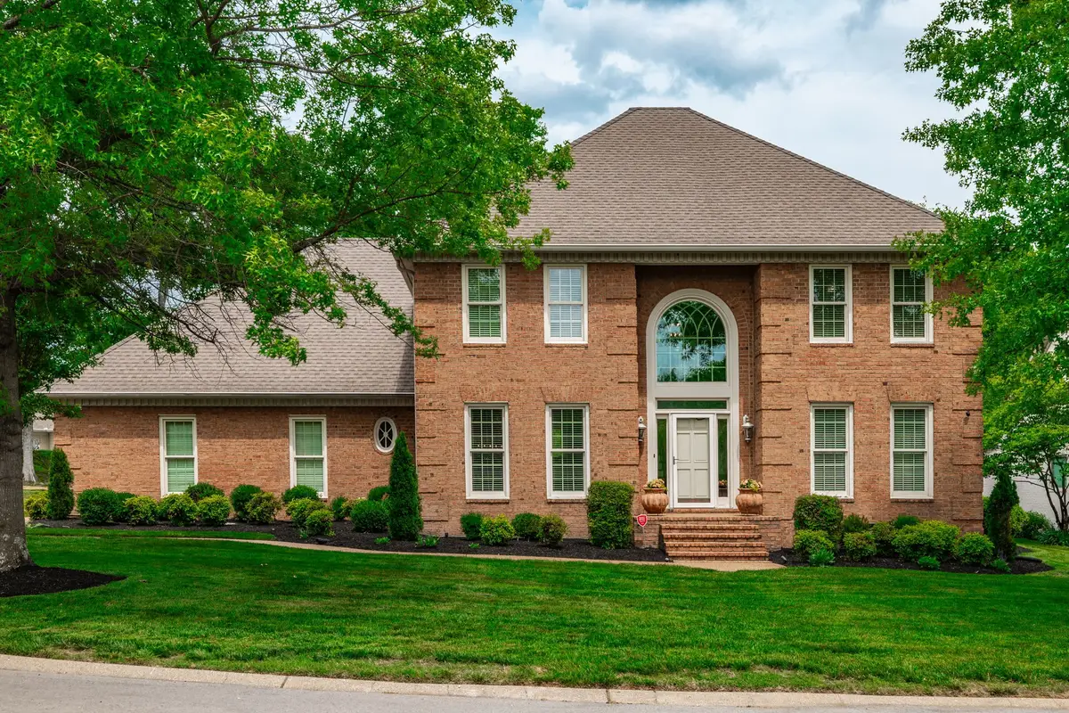 208 Pecan Ct, Gallatin, TN 37066 - #1