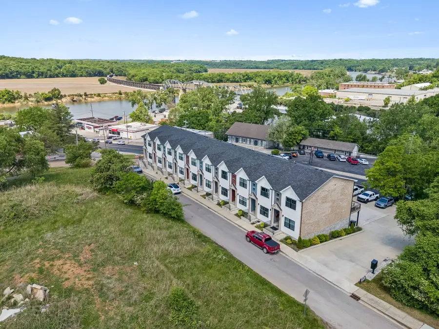 41 High St W #D8, Clarksville, TN 37040 - #3