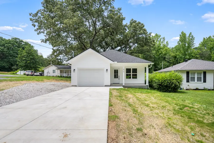 816 W Lincoln Street, Tullahoma, TN 37388 - #2