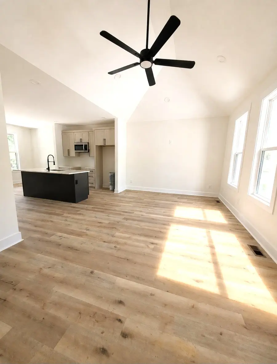 319 Jackson St, White Bluff, TN 37187 - #3