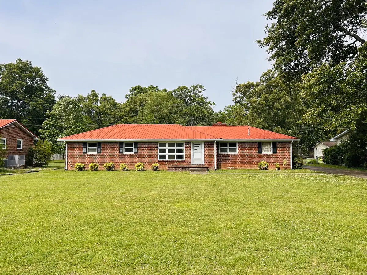 313 Crestwood Dr, Tullahoma, TN 37388 - #1