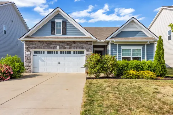 3722 Pelham Wood Dr, Murfreesboro, TN 37128