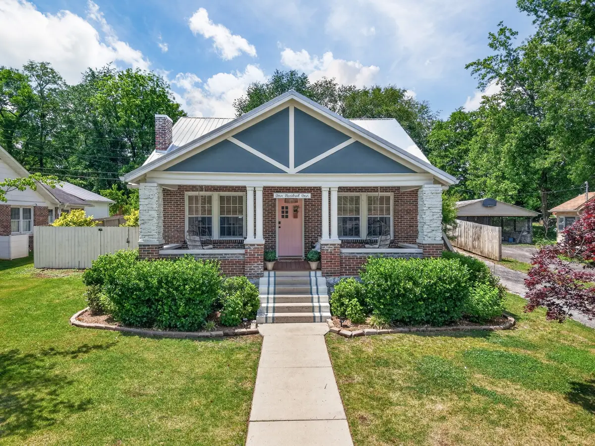 404 4th Ave, Fayetteville, TN 37334 - #1