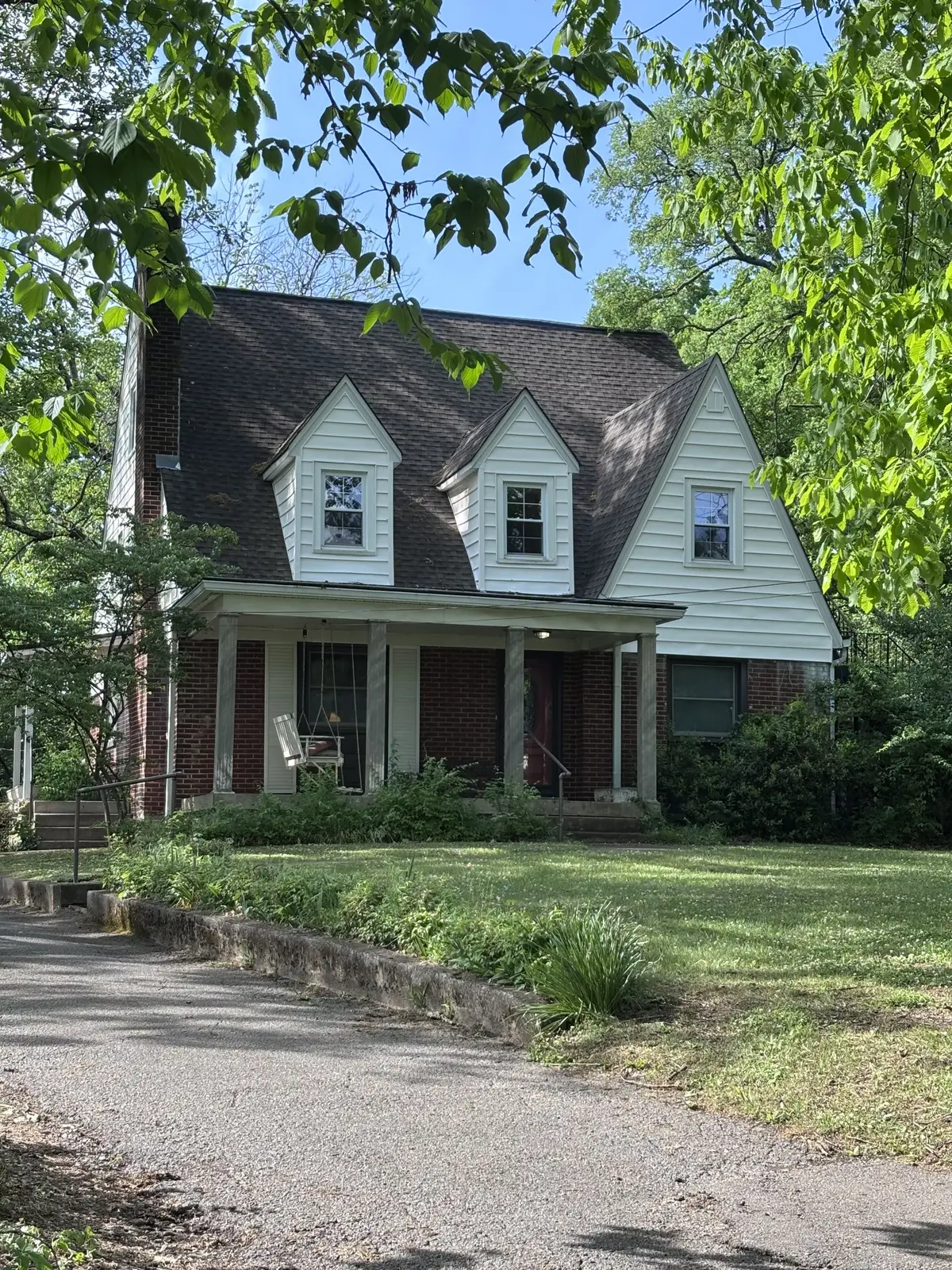 1718 Green Hills Dr, Nashville, TN 37215 - #1
