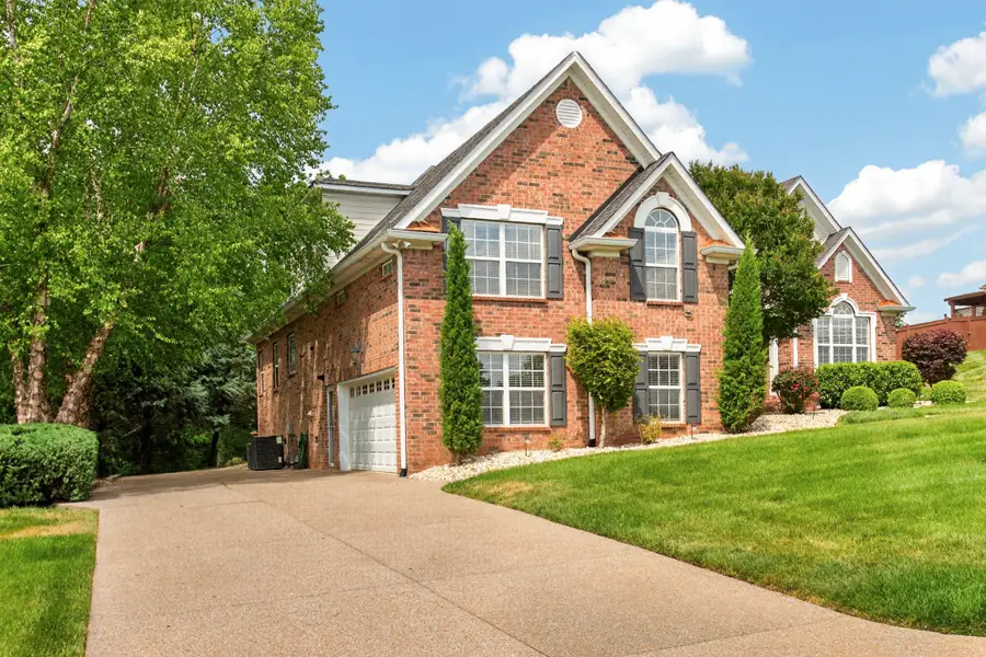 1027 Berkshire Blvd, Mount Juliet, TN 37122 - #2