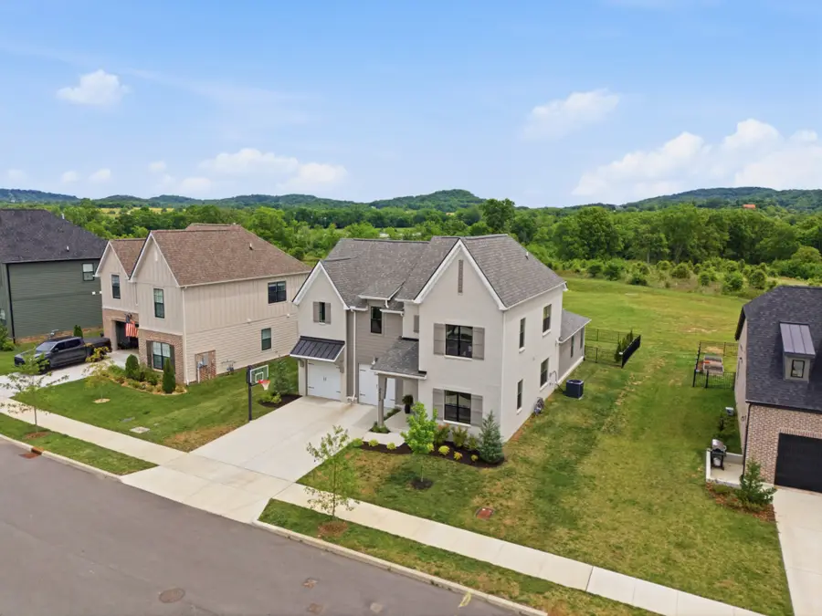 3472 Burgate Trl, Thompsons Station, TN 37179 - #3
