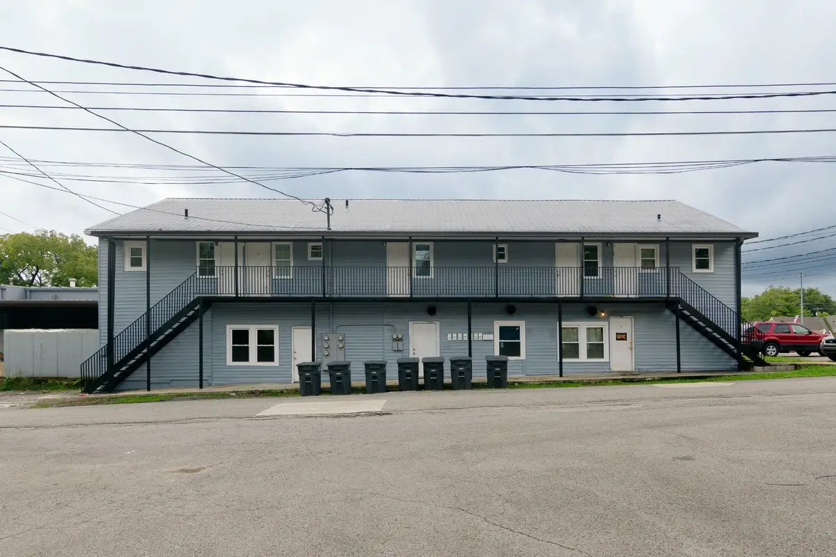 206 Edison St W, Fayetteville, TN 37334 - #1