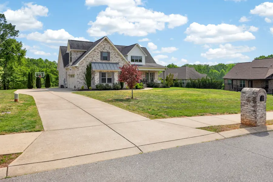 106 Renee Ct, Cottontown, TN 37048 - #2