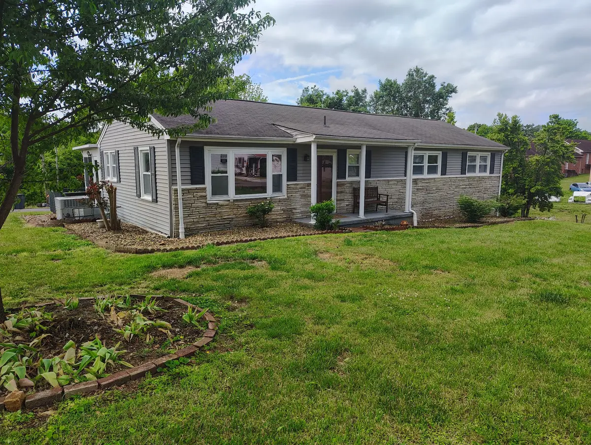 108 Young Ave, Lafayette, TN 37083 - #1
