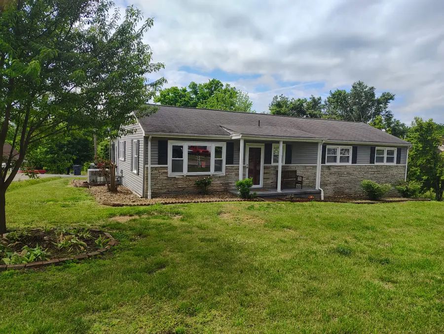 108 Young Ave, Lafayette, TN 37083 - #2