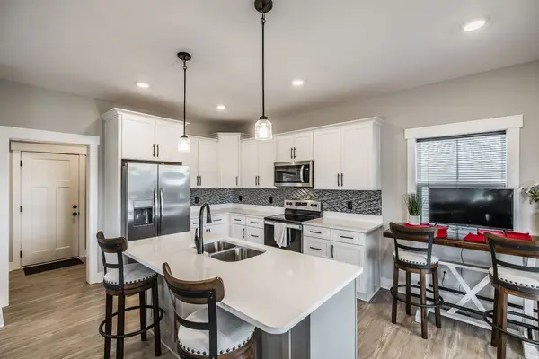 1017 Camden Trl, Greenbrier, TN 37073