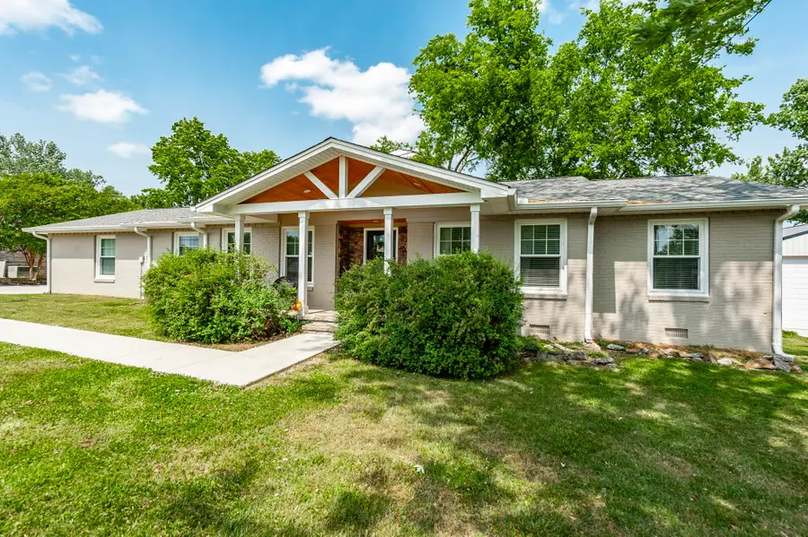 110 Brookhaven Dr, Gallatin, TN 37066 - #2