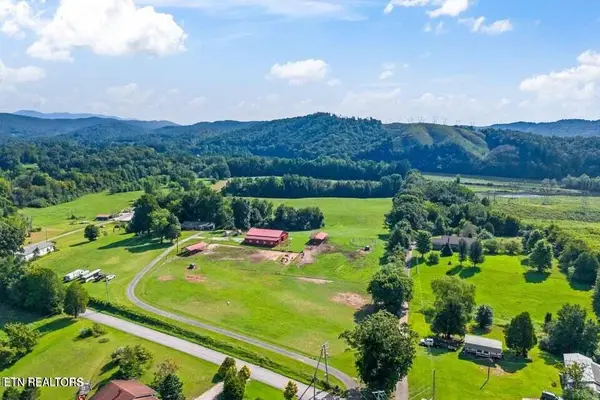 786 Swan Pond Circle Rd, Harriman, TN 37748