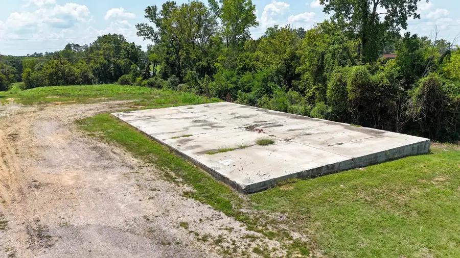 665 Water St, Savannah, TN 38372 - #2