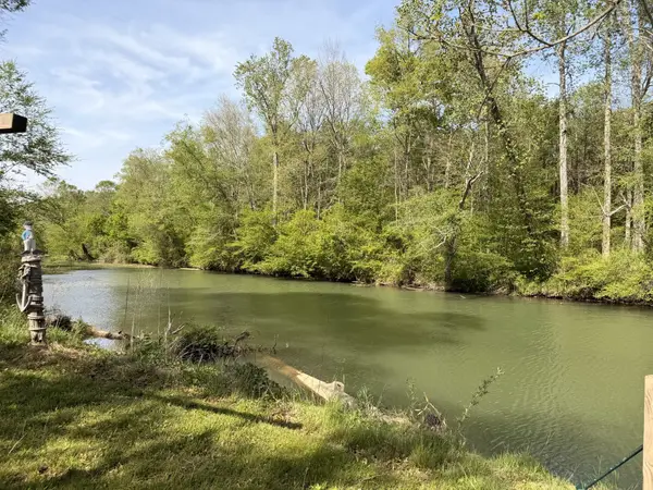 63 Olivia Ln, Lawrenceburg, TN 38464