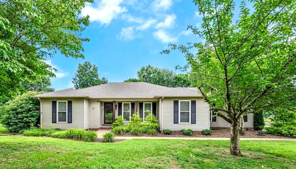 801 Douglas Dr, Lawrenceburg, TN 38464 - #1