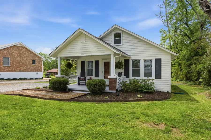 208 W South St, Greenbrier, TN 37073 - #2