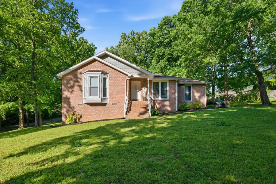 107 Valley Rd, Dickson, TN 37055 - #2