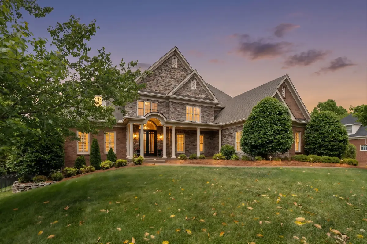 8218 Holly Rd, Brentwood, TN 37027 - #1