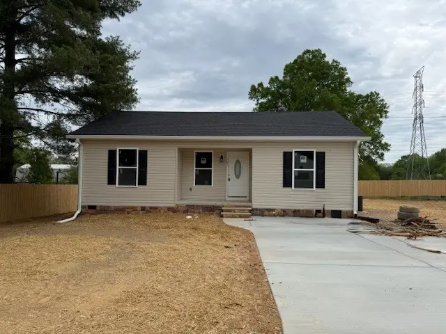 2 Chastain St W, Tullahoma, TN 37388 - #1