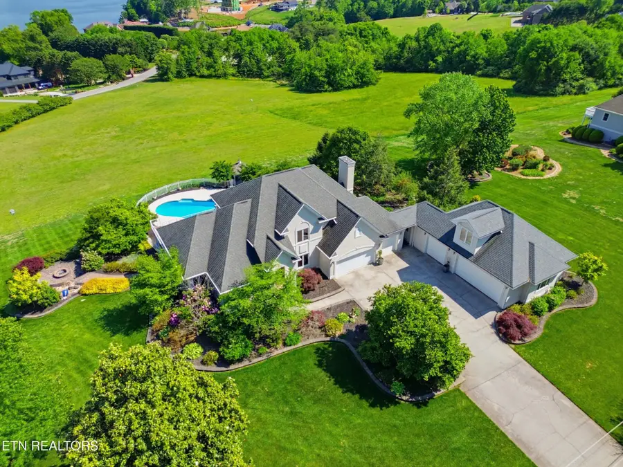 4246 Gravelly Hills Rd, Louisville, TN 37777 - #3