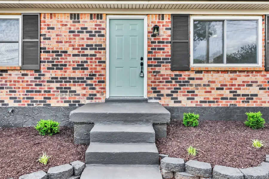 717 Ranch Hill Dr, Clarksville, TN 37042 - #2