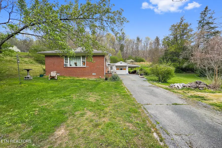 1447 Webster Rd, Harriman, TN 37748 - #3