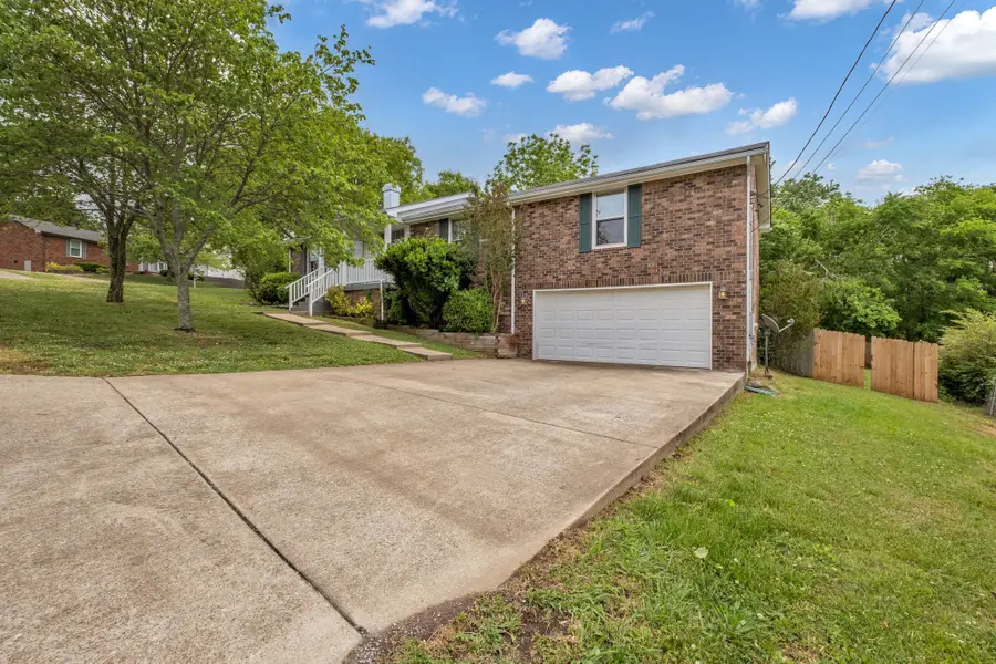 101 Forest Meadows Dr, Hendersonville, TN 37075 - #2
