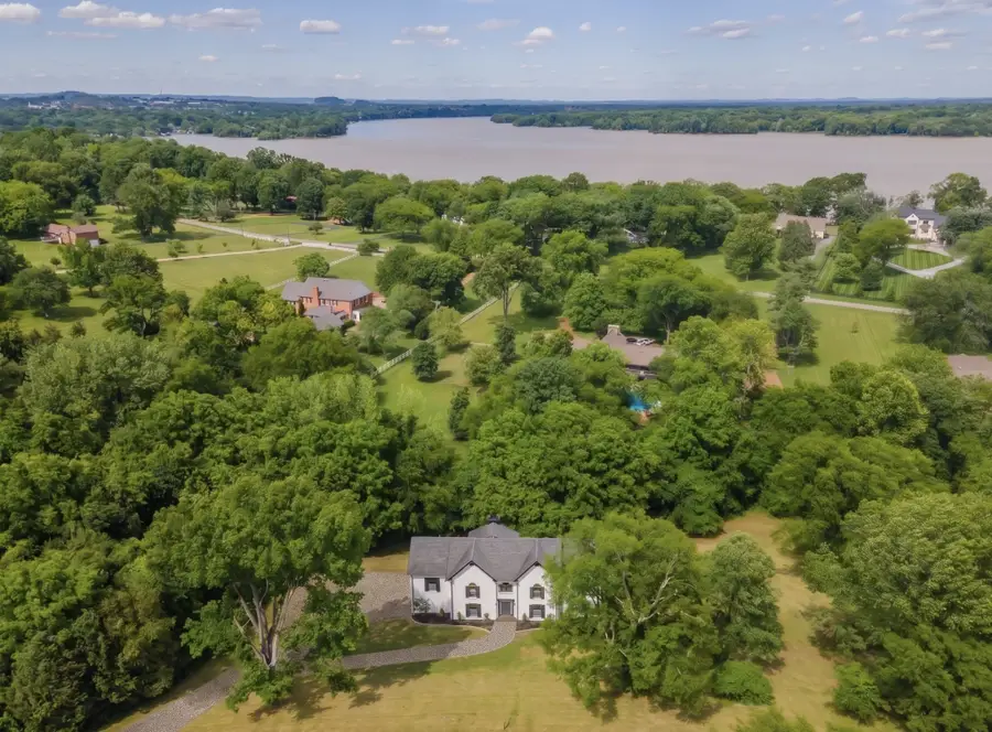 527 Cumberland Hills Dr, Hendersonville, TN 37075 - #2