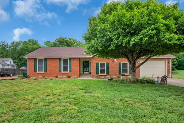 460 Bluff Dr, Clarksville, TN 37043