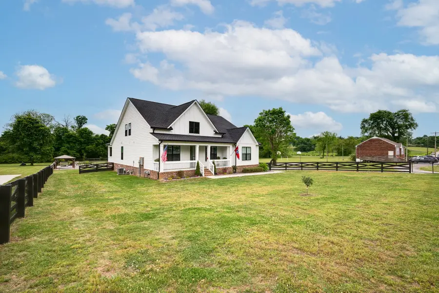 2315 Zion Rd, Columbia, TN 38401 - #2
