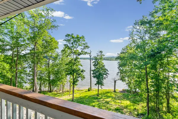 438 Harbor Dr, Bumpus Mills, TN 37028