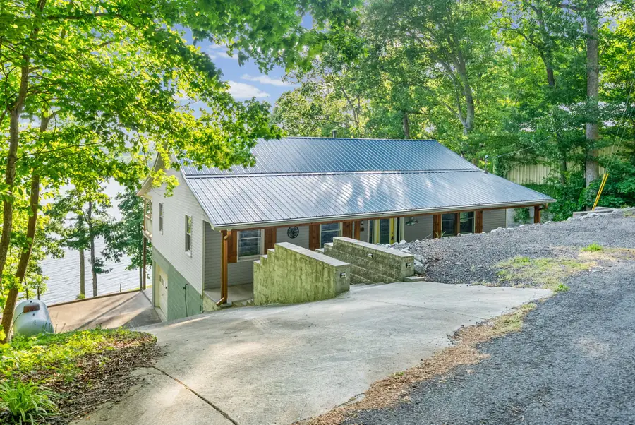 438 Harbor Dr, Bumpus Mills, TN 37028 - #2