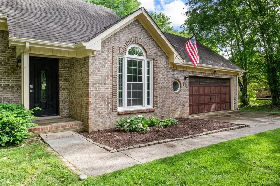 912 Hunter Ln, Clarksville, TN 37043 - #2