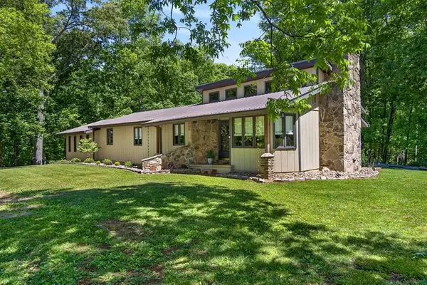 143 Griffintown Rd, Sparta, TN 38583