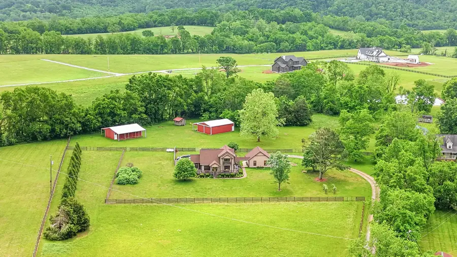 426 Watt Nolen Rd, Cottontown, TN 37048 - #3