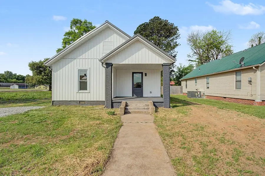 219 Cherry St, Guthrie, KY 42234 - #2