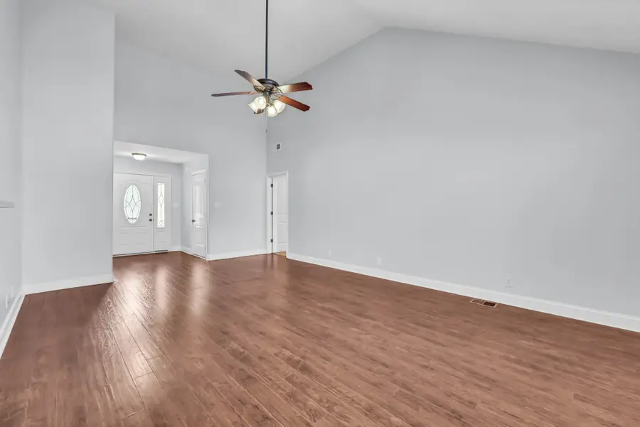 208 Azalea Dr, Oak Grove, KY 42262 - #3