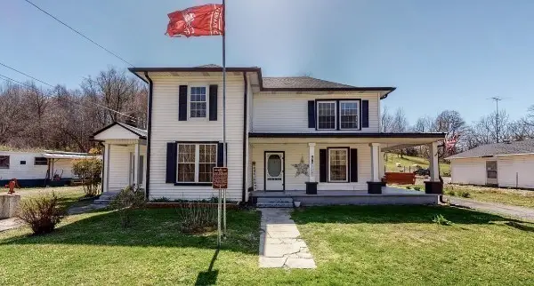 419 E Main St, Red Boiling Springs, TN 37150 - #2